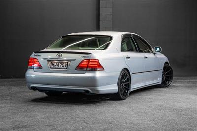 2004 Toyota Crown - Thumbnail