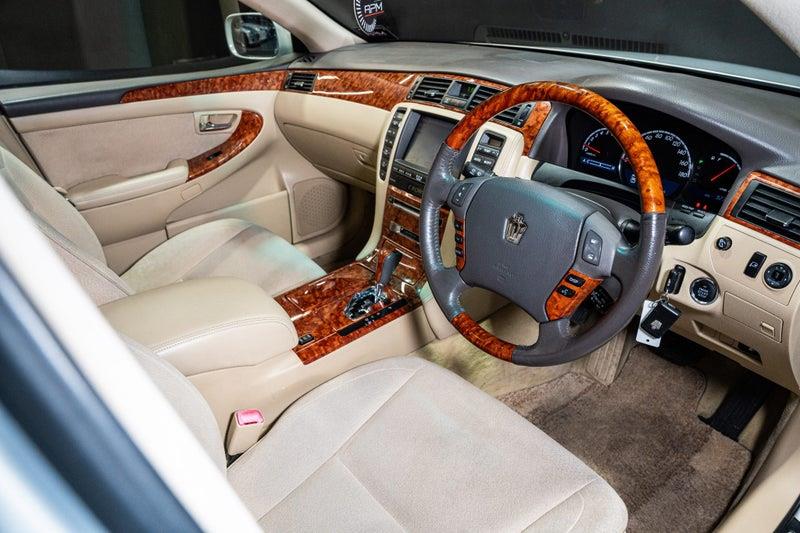 2004 Toyota Crown