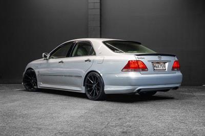 2004 Toyota Crown - Thumbnail