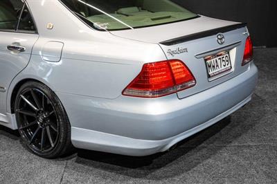 2004 Toyota Crown - Thumbnail