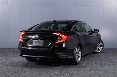2018 Honda Civic - Thumbnail
