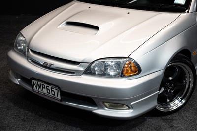 2000 Toyota Caldina - Thumbnail