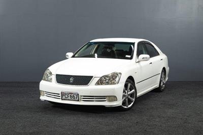 2004 Toyota Crown - Thumbnail