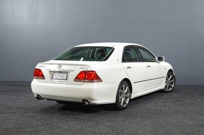 2004 Toyota Crown - Thumbnail