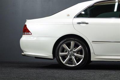 2004 Toyota Crown - Thumbnail