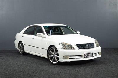 2004 Toyota Crown - Thumbnail