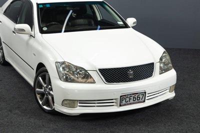 2004 Toyota Crown - Thumbnail