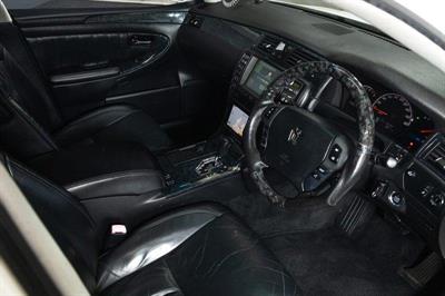 2004 Toyota Crown - Thumbnail