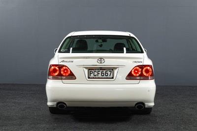 2004 Toyota Crown - Thumbnail