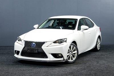 2015 Lexus IS 300h - Thumbnail
