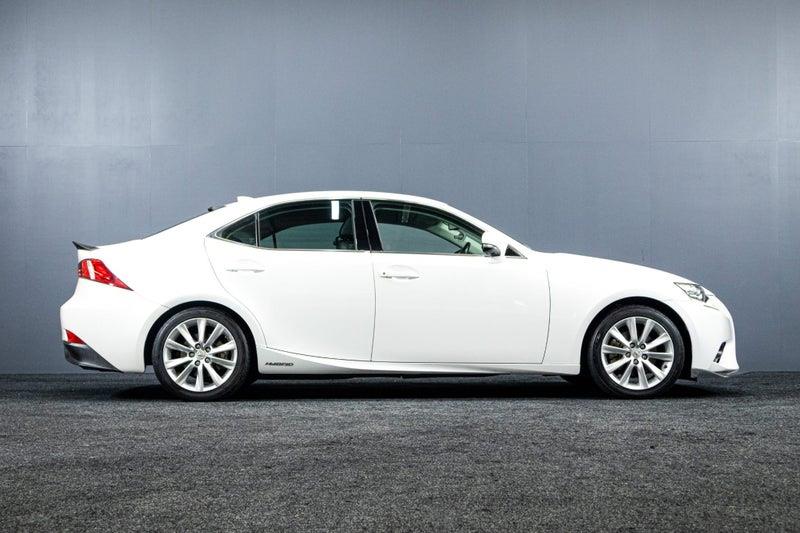 2015 Lexus IS 300h