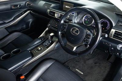 2015 Lexus IS 300h - Thumbnail