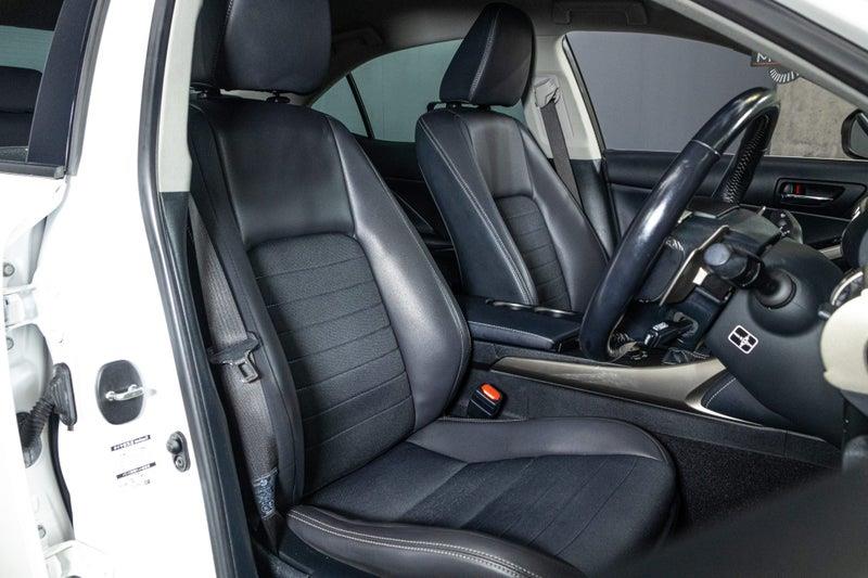 2015 Lexus IS 300h