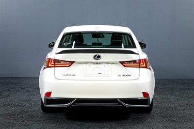 2015 Lexus IS 300h - Thumbnail