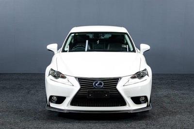 2015 Lexus IS 300h - Thumbnail