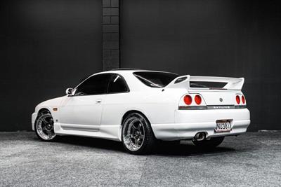 1997 Nissan Skyline - Thumbnail