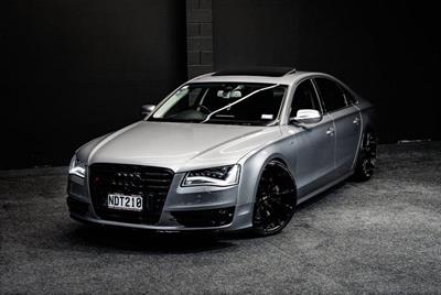 2013 Audi S8 - Thumbnail