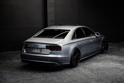 2013 Audi S8 - Thumbnail