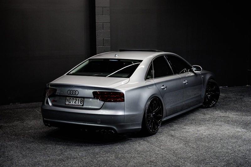 2013 Audi S8
