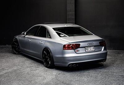 2013 Audi S8 - Thumbnail