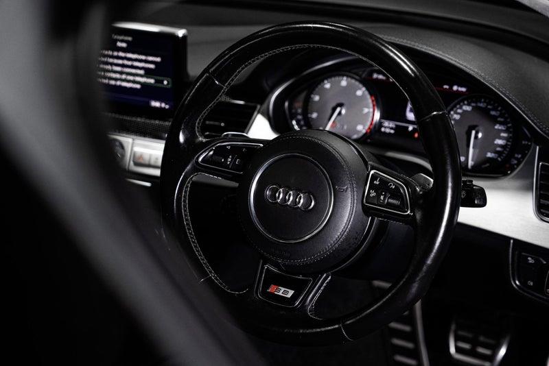 2013 Audi S8