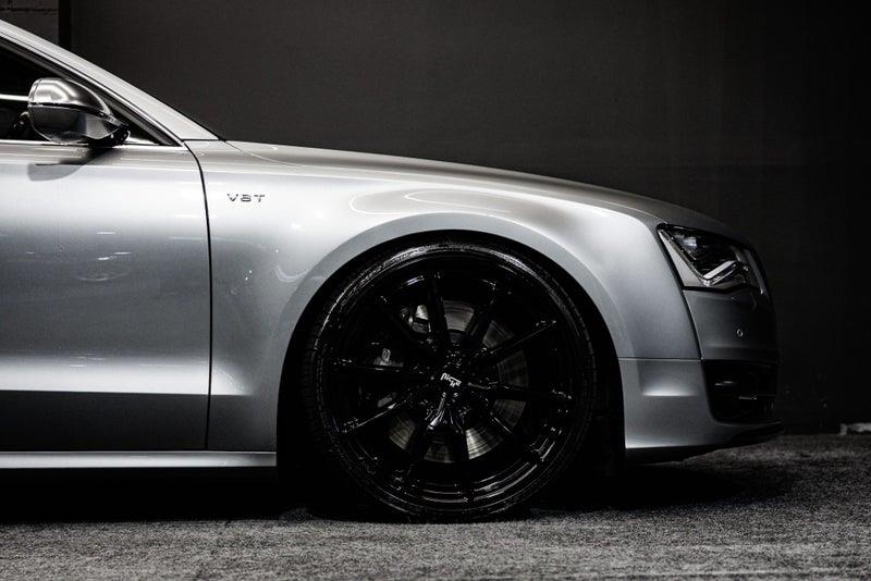 2013 Audi S8
