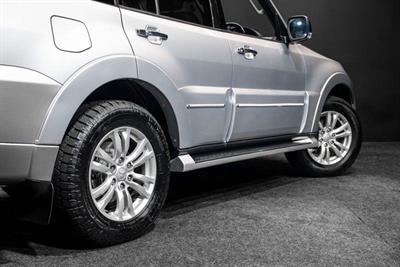 2012 Mitsubishi Pajero - Thumbnail