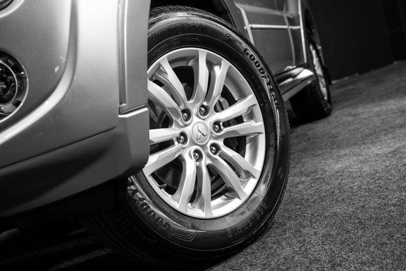 2012 Mitsubishi Pajero