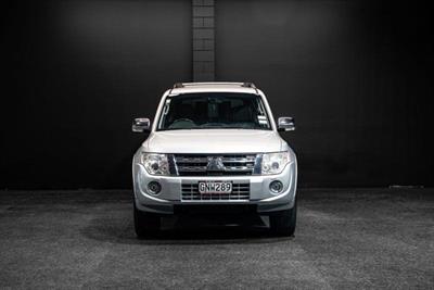 2012 Mitsubishi Pajero - Thumbnail