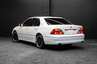 2003 Toyota Celsior - Thumbnail