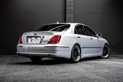 2004 Toyota Crown - Thumbnail