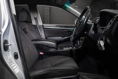 2004 Toyota Crown - Thumbnail