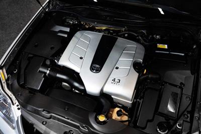 2004 Toyota Crown - Thumbnail