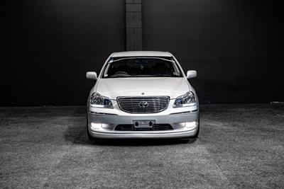 2004 Toyota Crown - Thumbnail