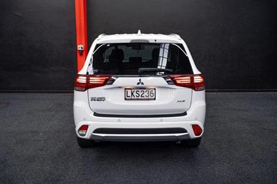 2018 Mitsubishi Outlander - Thumbnail