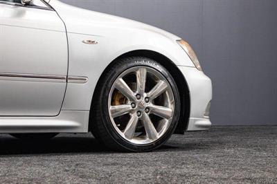 2005 Toyota Crown - Thumbnail