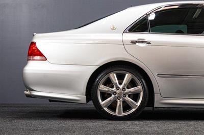 2005 Toyota Crown - Thumbnail