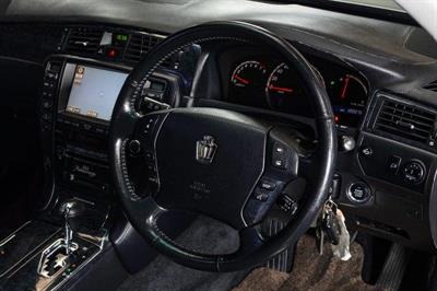 2005 Toyota Crown - Thumbnail
