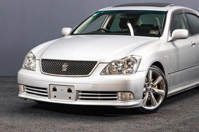 2005 Toyota Crown - Thumbnail