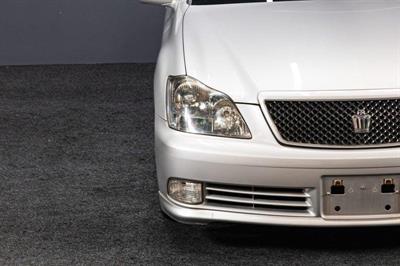 2005 Toyota Crown - Thumbnail