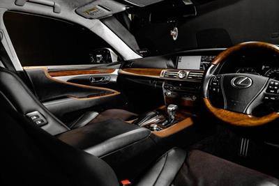 2013 Lexus LS 460 - Thumbnail