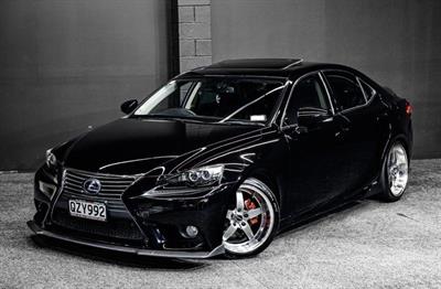 2013 Lexus IS 300h