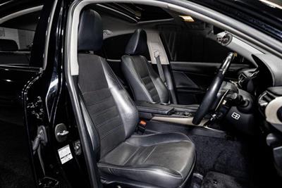2013 Lexus IS 300h - Thumbnail