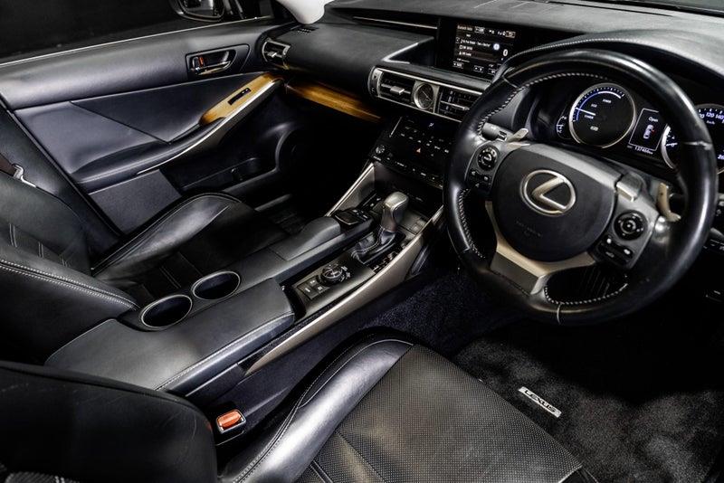 2013 Lexus IS 300h