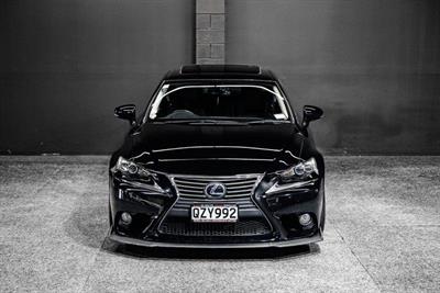 2013 Lexus IS 300h - Thumbnail
