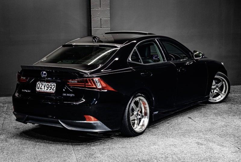2013 Lexus IS 300h