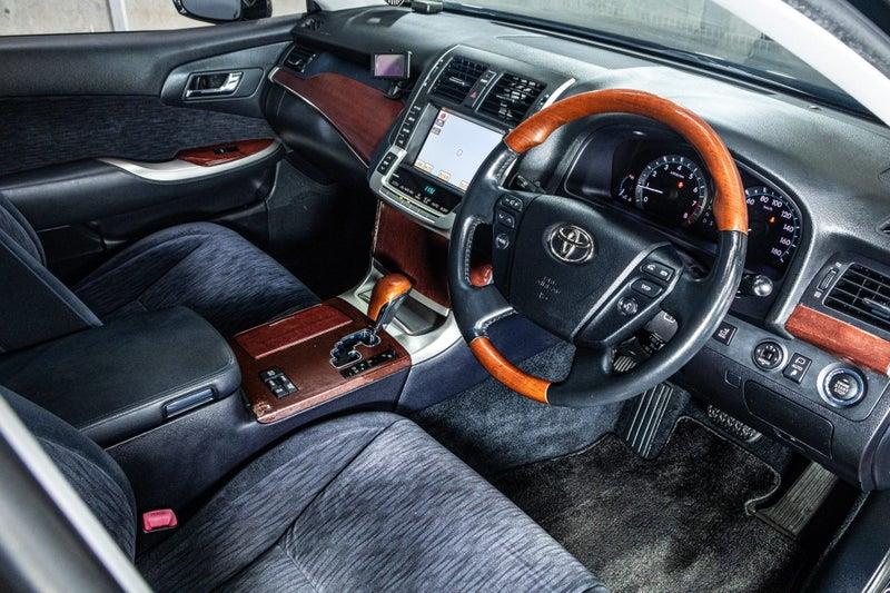 2012 Toyota Crown