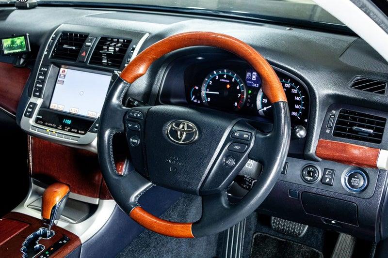 2012 Toyota Crown