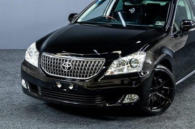 2012 Toyota Crown - Thumbnail