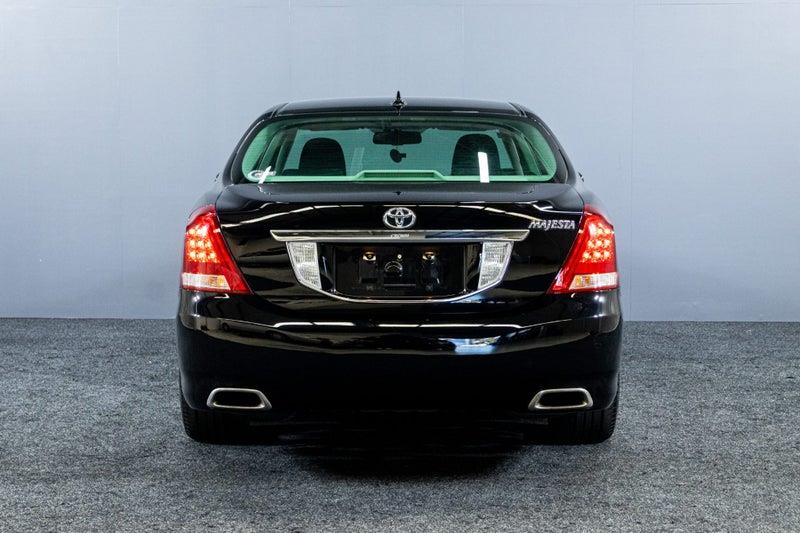 2012 Toyota Crown